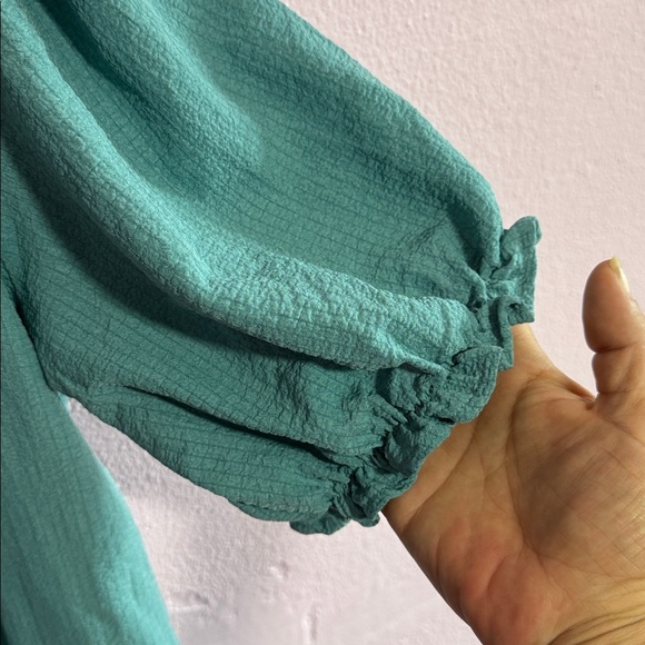 Siren Lily, Size 1X Elegant Green Women's Top - Picture 4 of 5